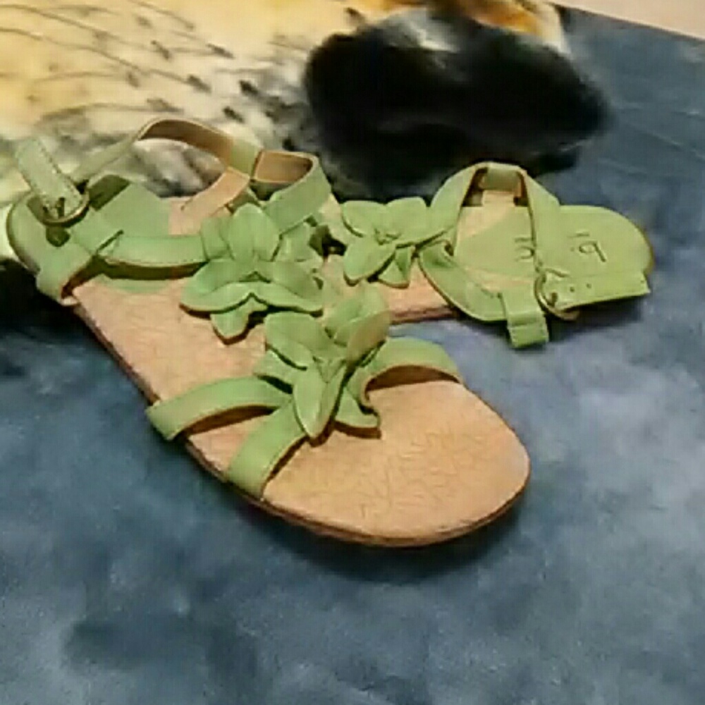 Sandal